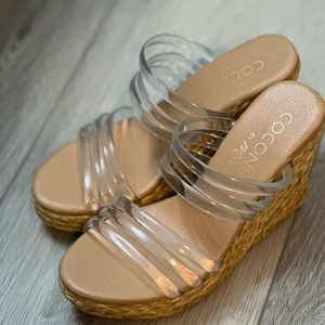 Coconuts by Matisse Woven wedge with clear straps